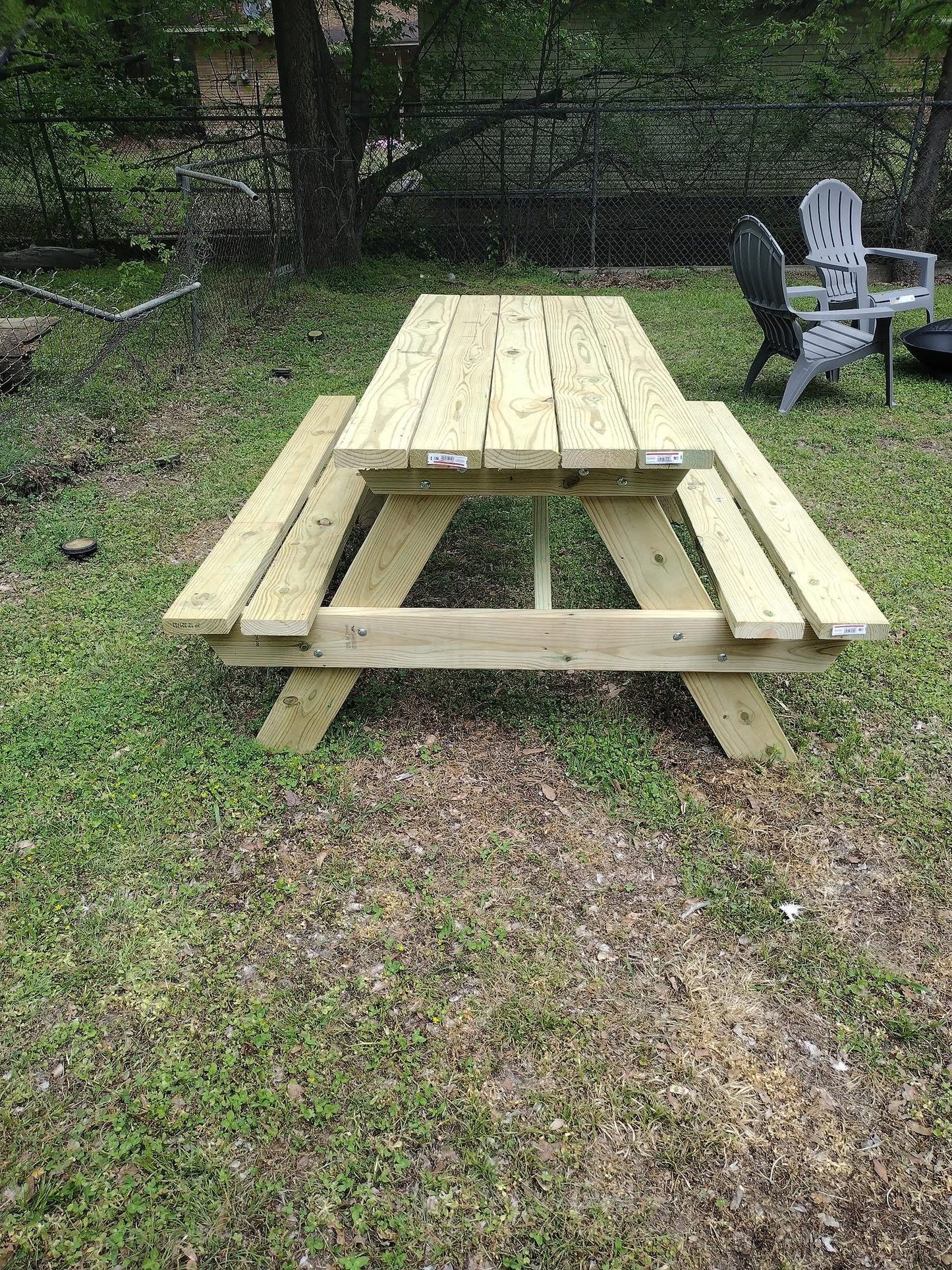 Picnic table